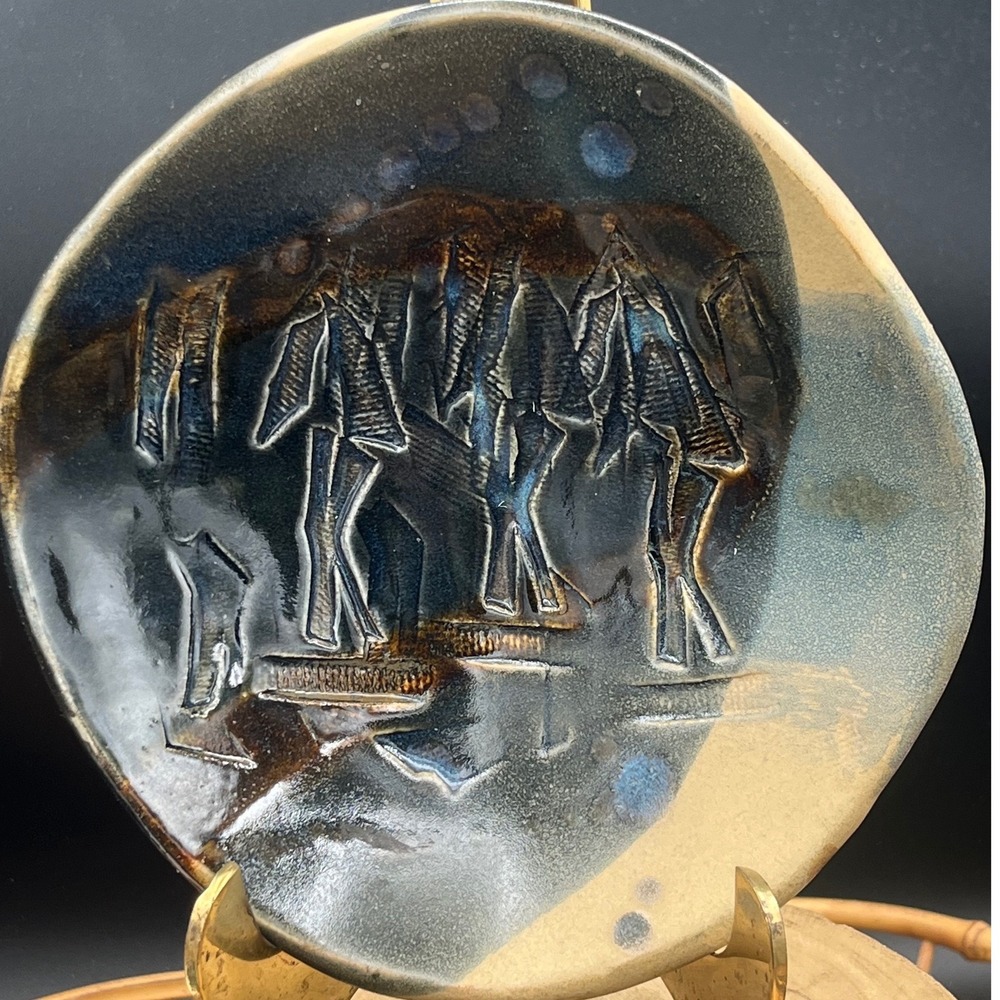 Signed Studio Pottery Modernist Brutalist Abstract design Blue Gray Tan 6.5"